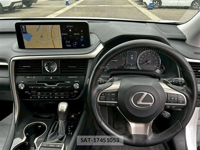 Lexus RX 2021-03 6676716-18