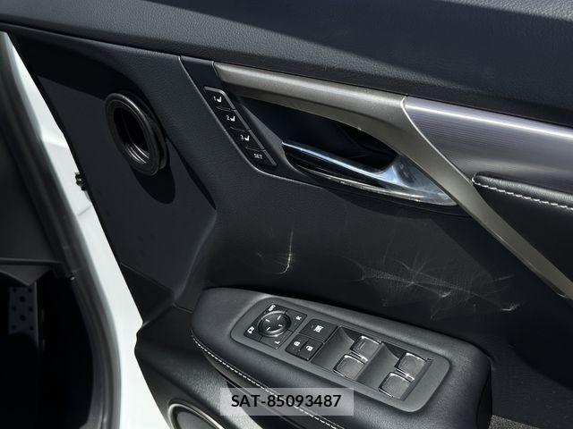 Lexus RX 2021-03 7059316-13