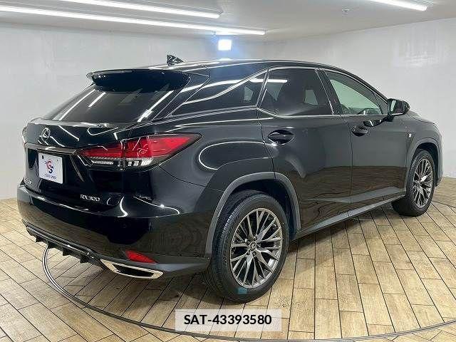 Lexus RX 2021-04 7786640-15