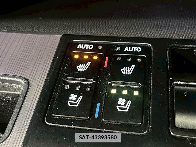 Lexus RX 2021-04 7786640-8