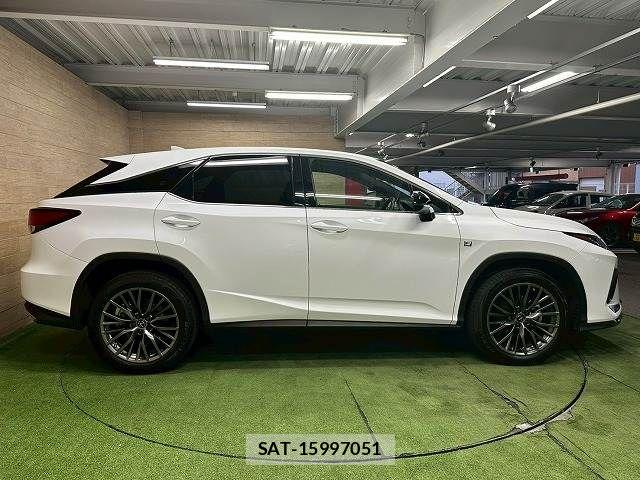 Lexus RX 2021-05 8336597-17