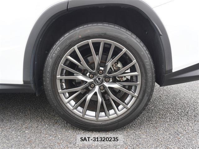 Lexus RX 2020-02 7272244-18
