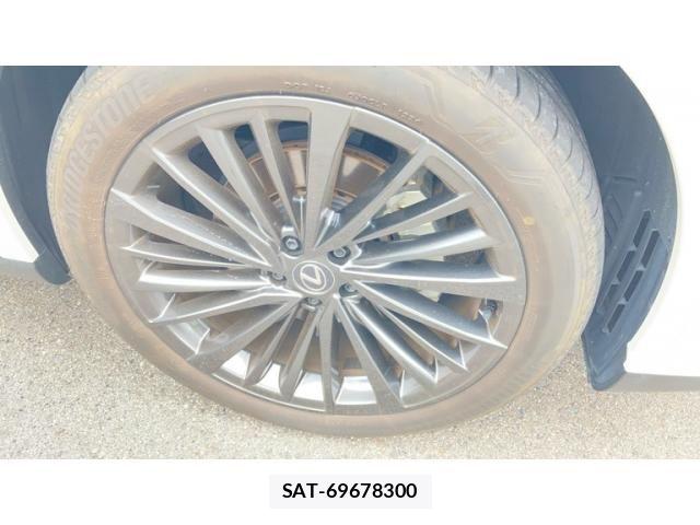 Lexus RX 2024-04 8036482-20