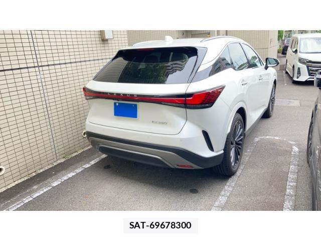 Lexus RX 2024-04 8036482-2