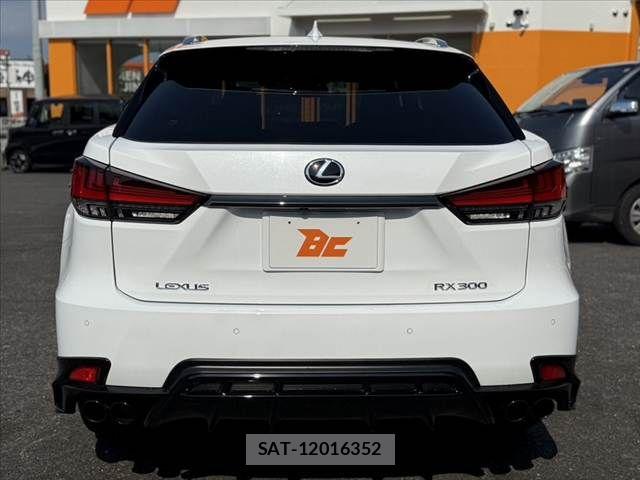 Lexus RX 2022-03 8036483-13
