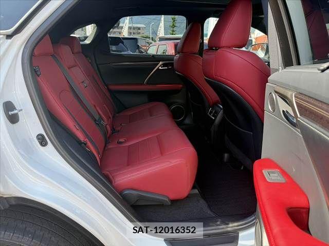 Lexus RX 2022-03 8036483-19