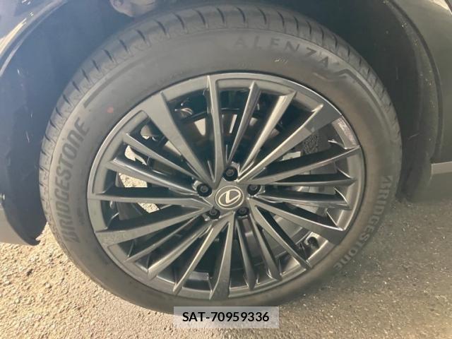 Lexus RX 2024-02 7509069-7