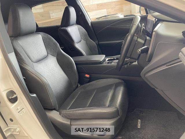 Lexus RX 2023-11 8336599-11