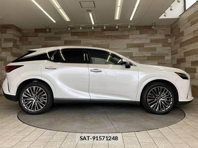 Lexus RX 2023-11 8336599-16