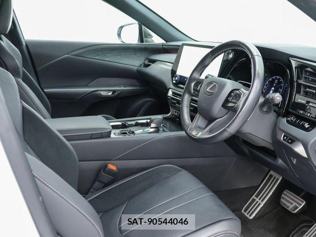 Lexus RX 2023-04 6672318-14