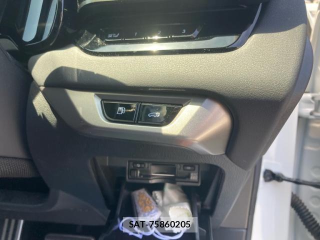 Lexus RX 2024-08 7217279-11
