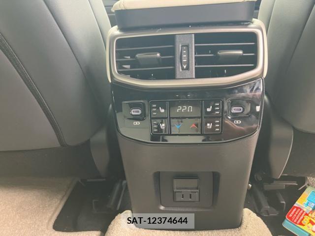 Lexus RX 2026-04 7617733-11