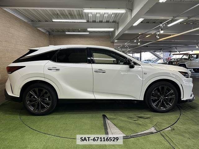 Lexus RX 2023-12 7786650-17