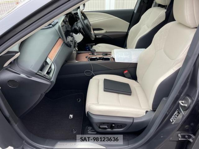 Lexus RX 2023-08 7877449-9