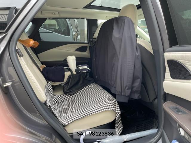 Lexus RX 2023-08 7877449-13