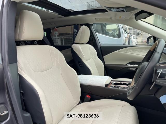 Lexus RX 2023-08 7877449-16