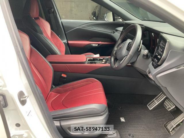 Lexus RX 2023-08 8100195-17