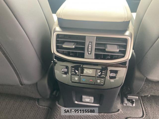Lexus RX 2025-07 8131052-16