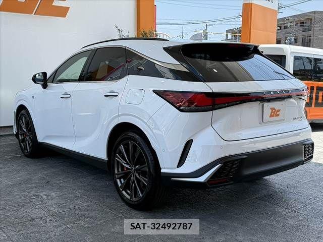 Lexus RX 2025-11 8208455-12