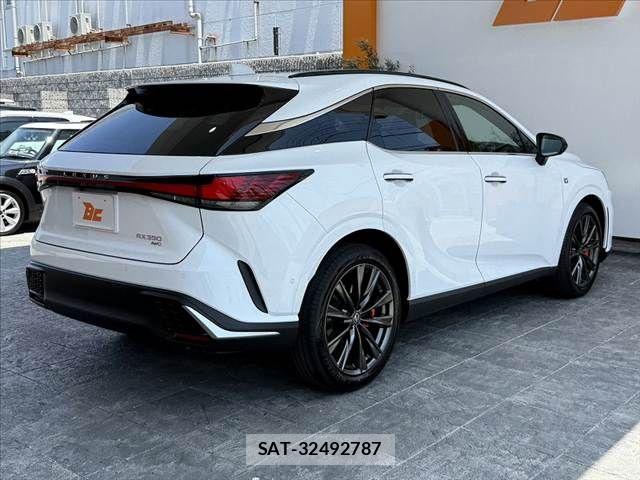 Lexus RX 2025-11 8208455-14