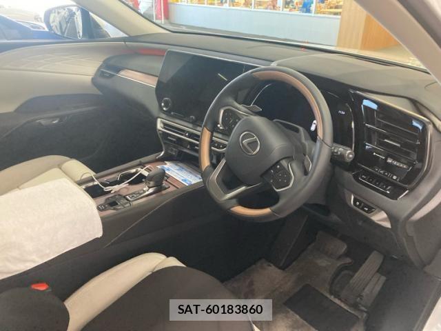Lexus RX 2023-08 8366784-14