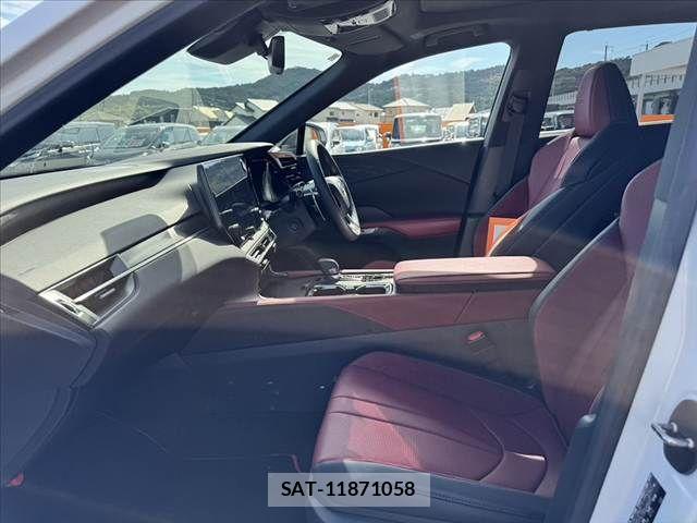 Lexus RX 2024-10 8457036-17