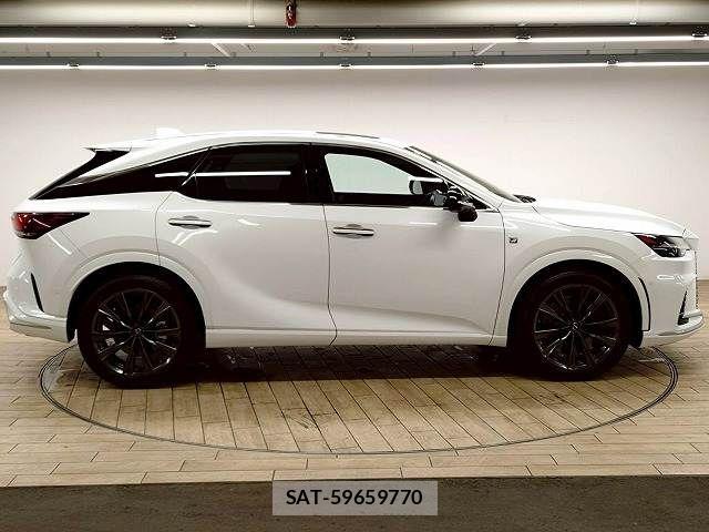 Lexus RX 2023-03 8485647-17
