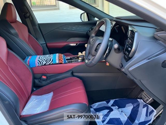 Lexus RX 2025-05 8562481-10