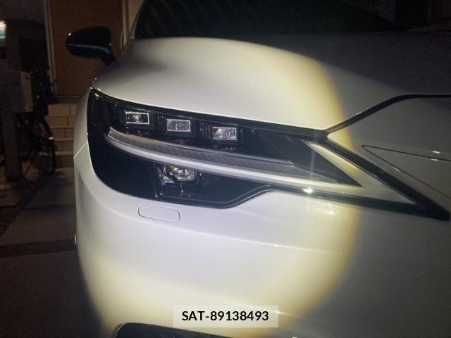 Lexus RX 2023-10 8743503-2