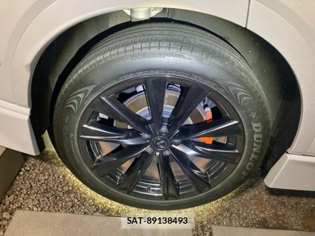 Lexus RX 2023-10 8743503-3
