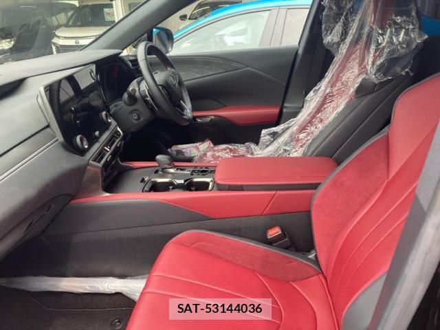 Lexus RX 2023-11 8880557-12