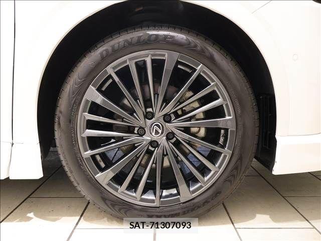 Lexus RX 2024-06 2248995-17