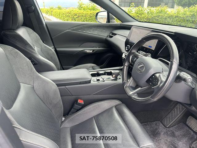 Lexus RX 2023-12 7221132-18