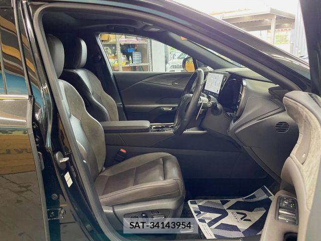 Lexus RX 2023-10 7617737-7