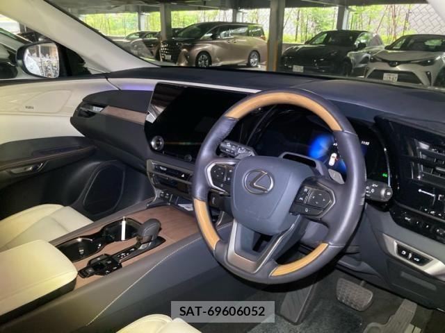 Lexus RX 2024-07 7725198-6