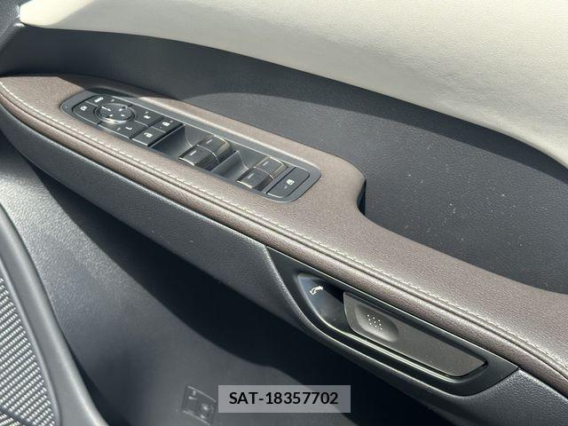 Lexus RX 2023-11 7979798-10