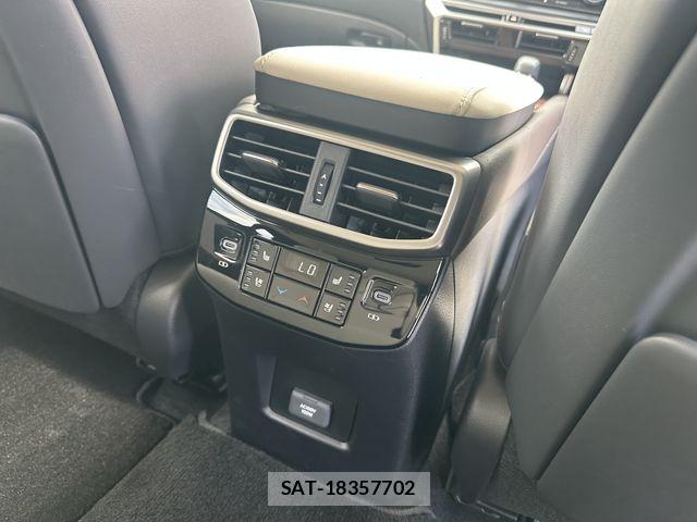 Lexus RX 2023-11 7979798-15