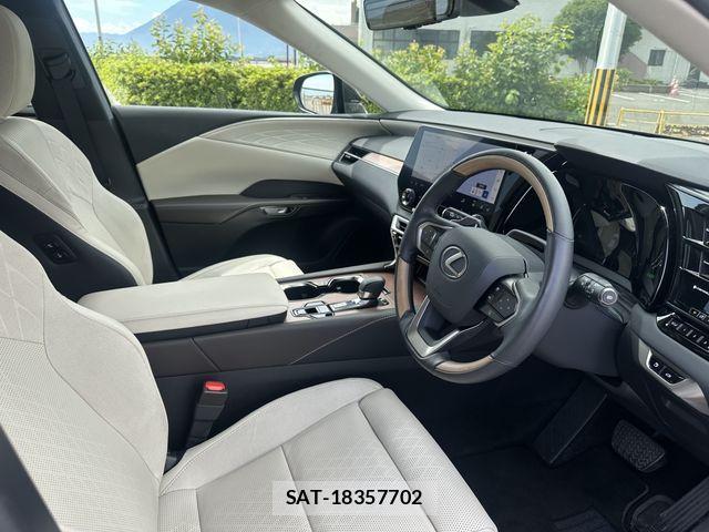 Lexus RX 2023-11 7979798-17