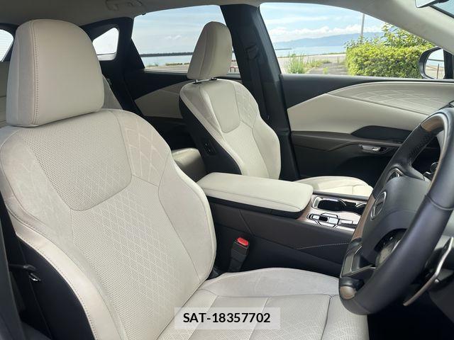 Lexus RX 2023-11 7979798-6