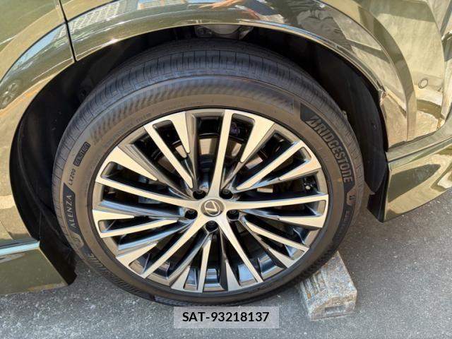 Lexus RX 2025-07 8131061-11