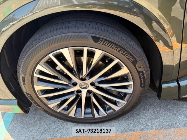 Lexus RX 2025-07 8131061-12