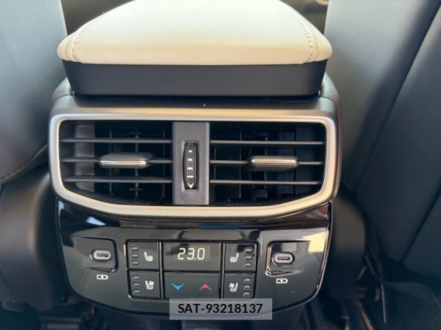 Lexus RX 2025-07 8131061-16