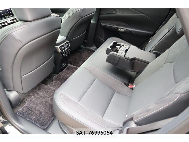 Lexus RX 2025-12 8131060-11