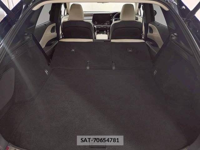 Lexus RX 2023-11 8245761-11