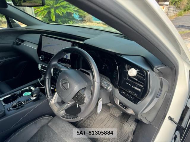 Lexus RX 2023-11 8315227-12