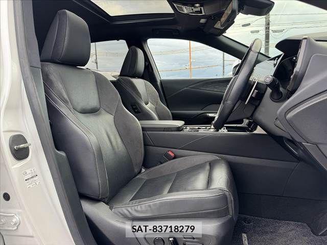 Lexus RX 2023-11 8413318-15