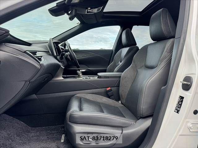 Lexus RX 2023-11 8413318-16