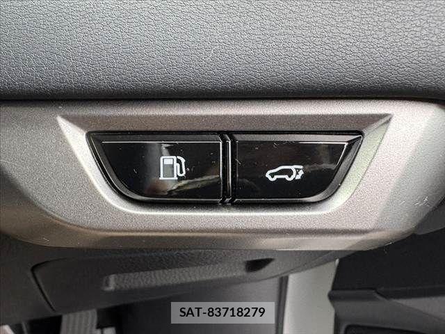 Lexus RX 2023-11 8413318-24