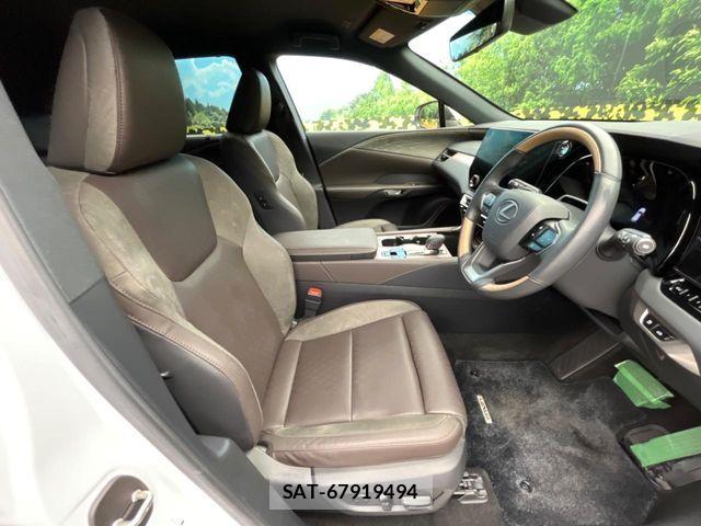 Lexus RX 2023-10 8659999-8