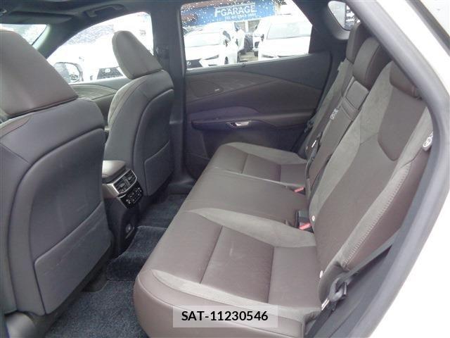 Lexus RX 2023-10 8660005-11